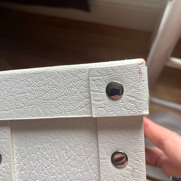 DIESEL Watch Box White Leather Box Faux Snap Closure Pillow Inside For Watch - Picture 12 of 12